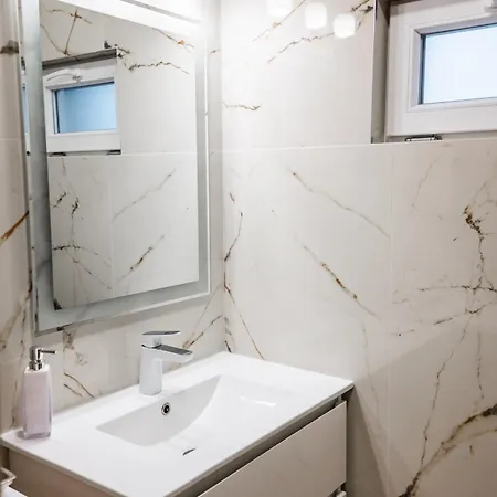 Apartman Tomin Sokak *